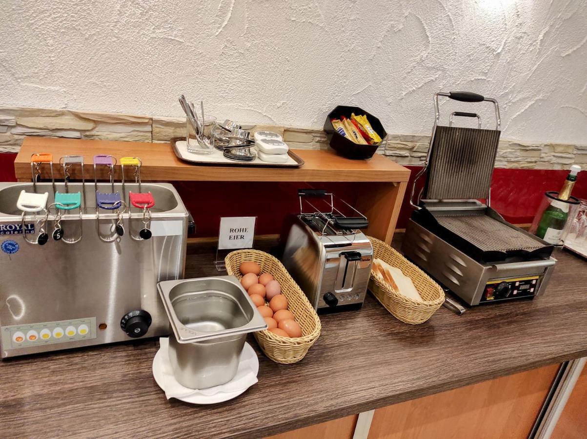 באיירסברון Wellness Hotel Garni Krone מראה חיצוני תמונה