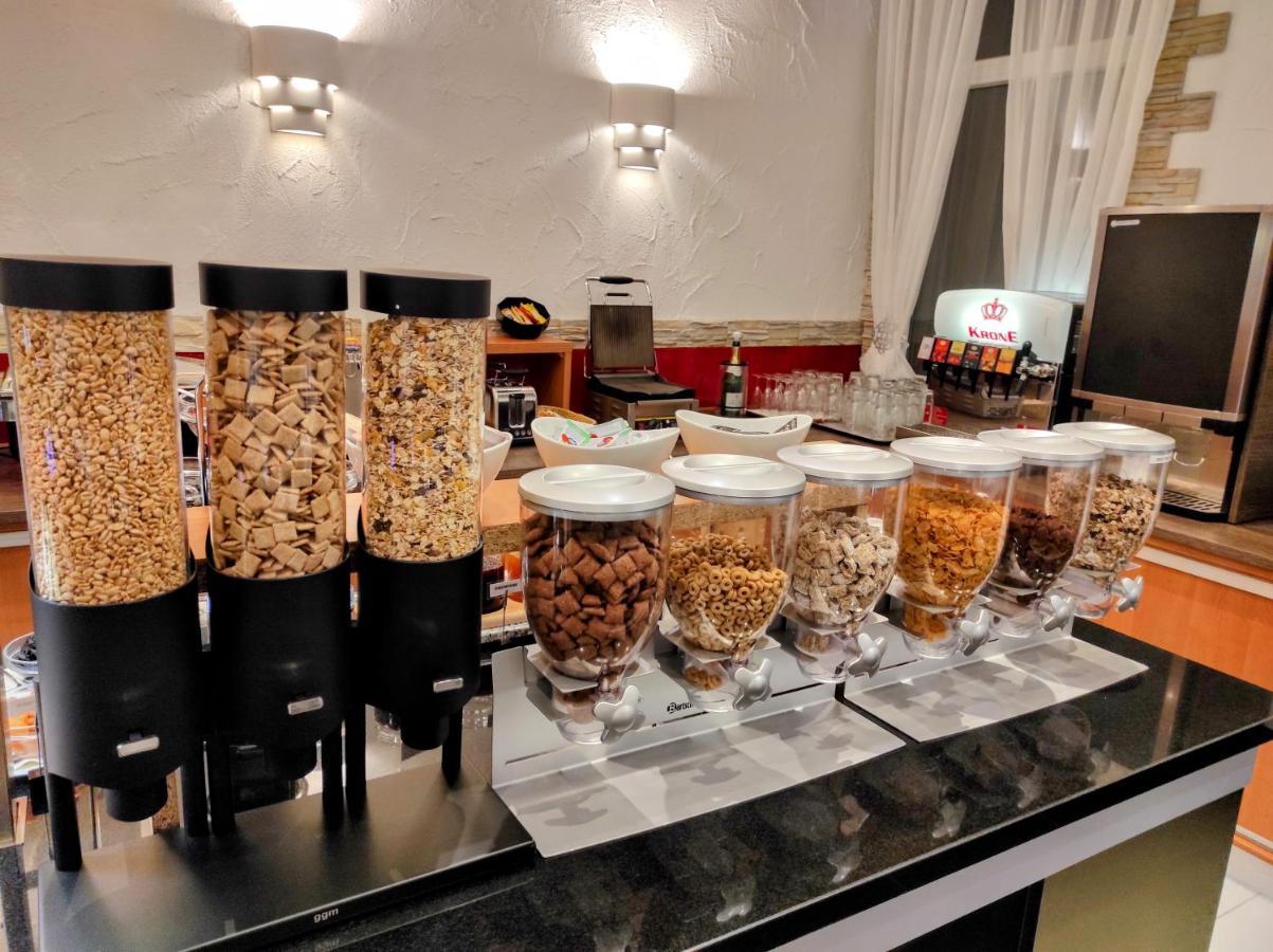 באיירסברון Wellness Hotel Garni Krone מראה חיצוני תמונה