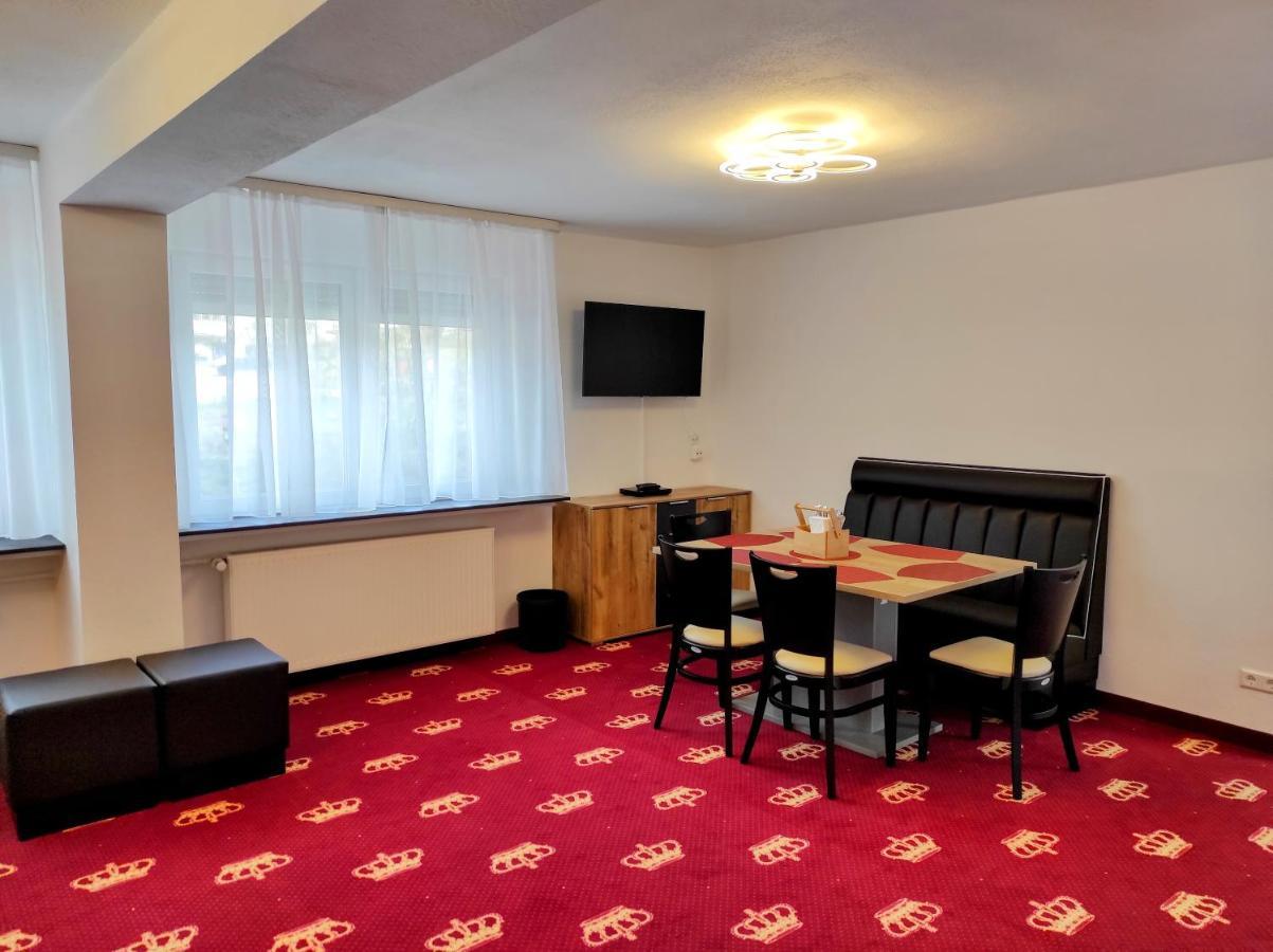 באיירסברון Wellness Hotel Garni Krone מראה חיצוני תמונה