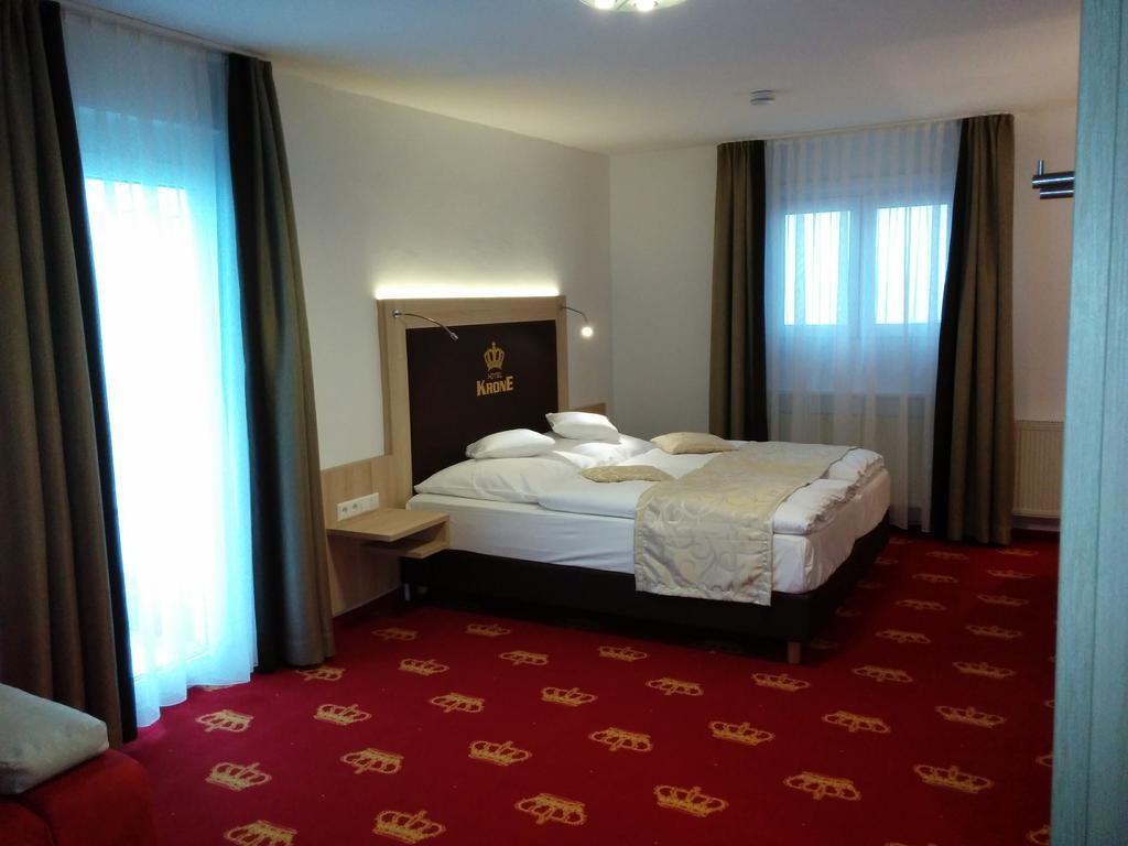 באיירסברון Wellness Hotel Garni Krone מראה חיצוני תמונה
