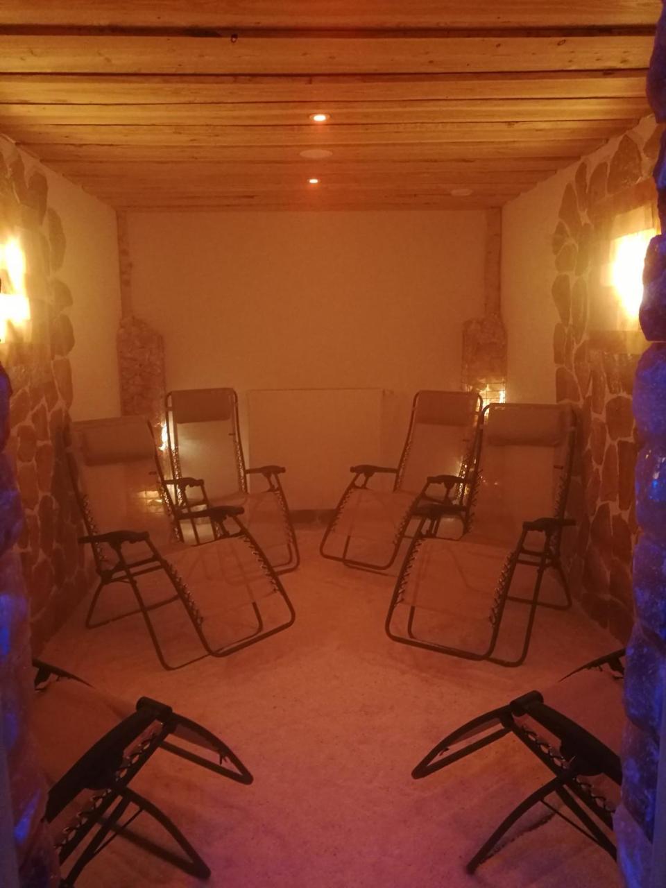 באיירסברון Wellness Hotel Garni Krone מראה חיצוני תמונה