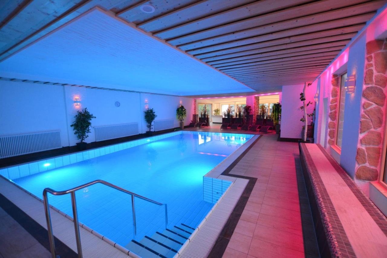 באיירסברון Wellness Hotel Garni Krone מראה חיצוני תמונה