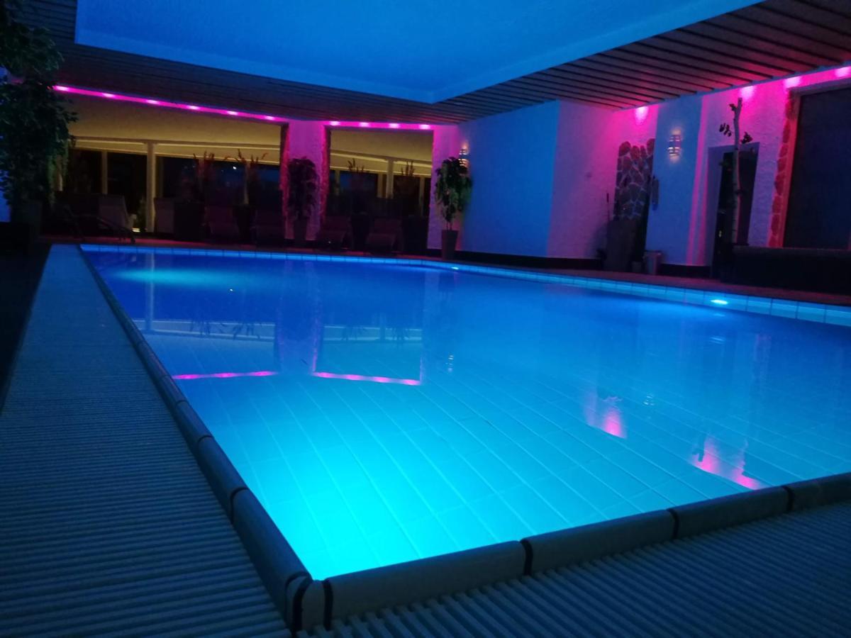 באיירסברון Wellness Hotel Garni Krone מראה חיצוני תמונה