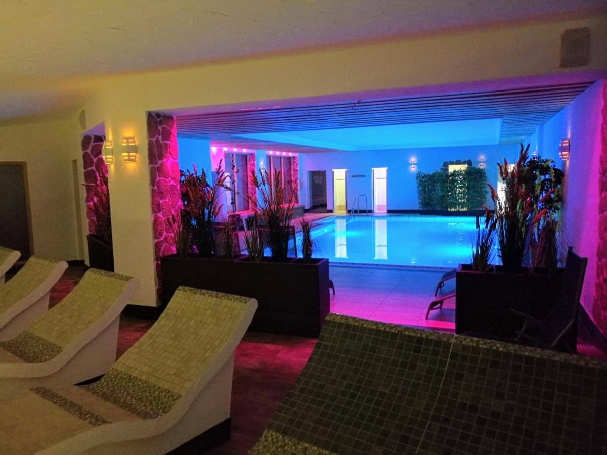 באיירסברון Wellness Hotel Garni Krone מראה חיצוני תמונה